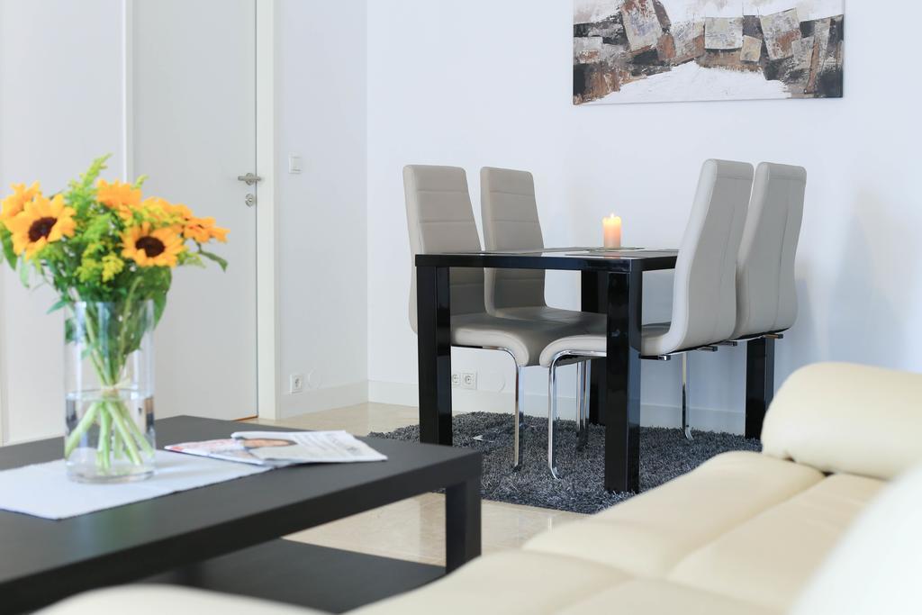 Rafael Kaiser - Paros Apartment - Contactless 24H Check-In Vienna Esterno foto
